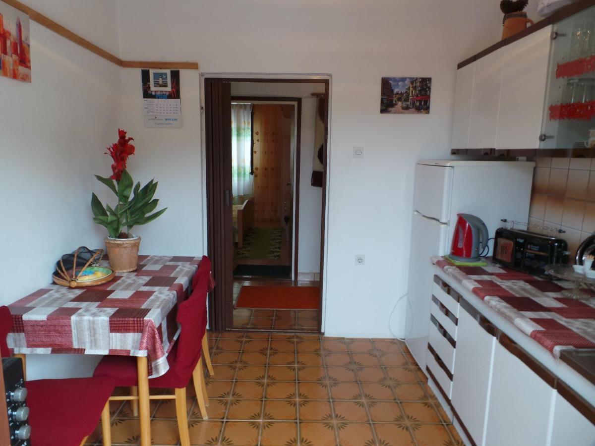 Ferienwohnung 2 L Jablanac Exterior foto